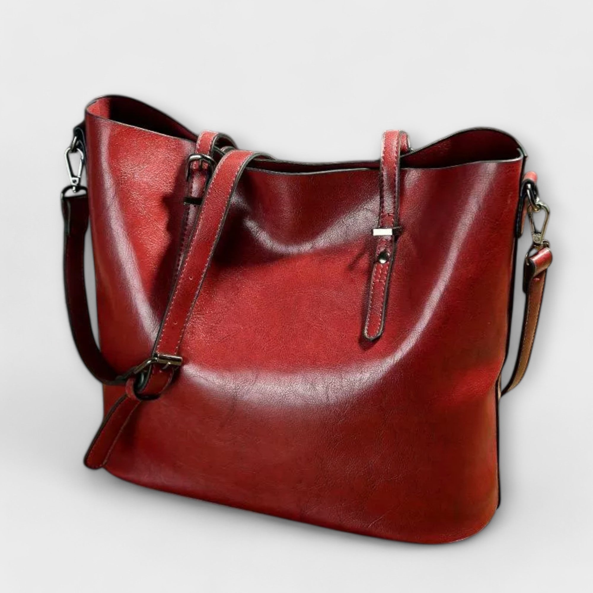 Retro-Inspired Leather Shoulder Bag | Tavros