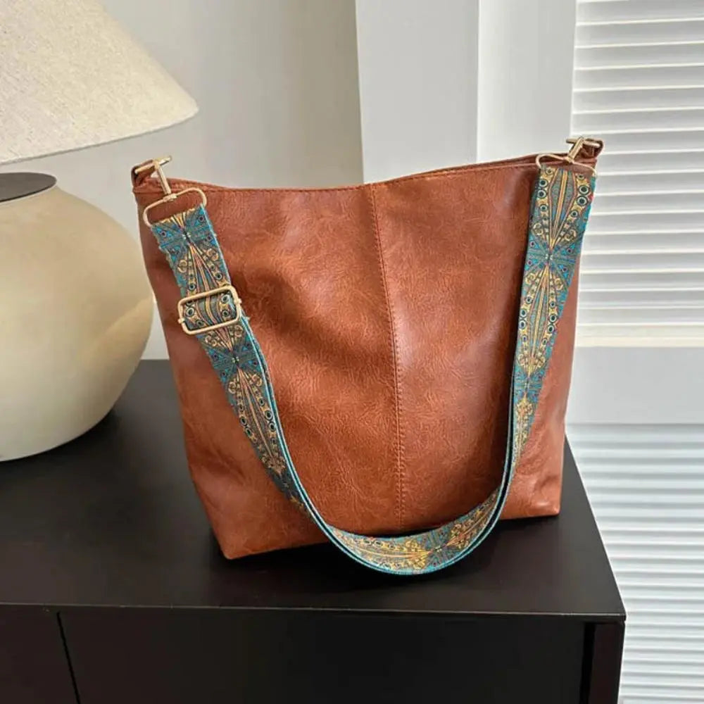 Classic Genuine Leather Shoulder Bag | Greta