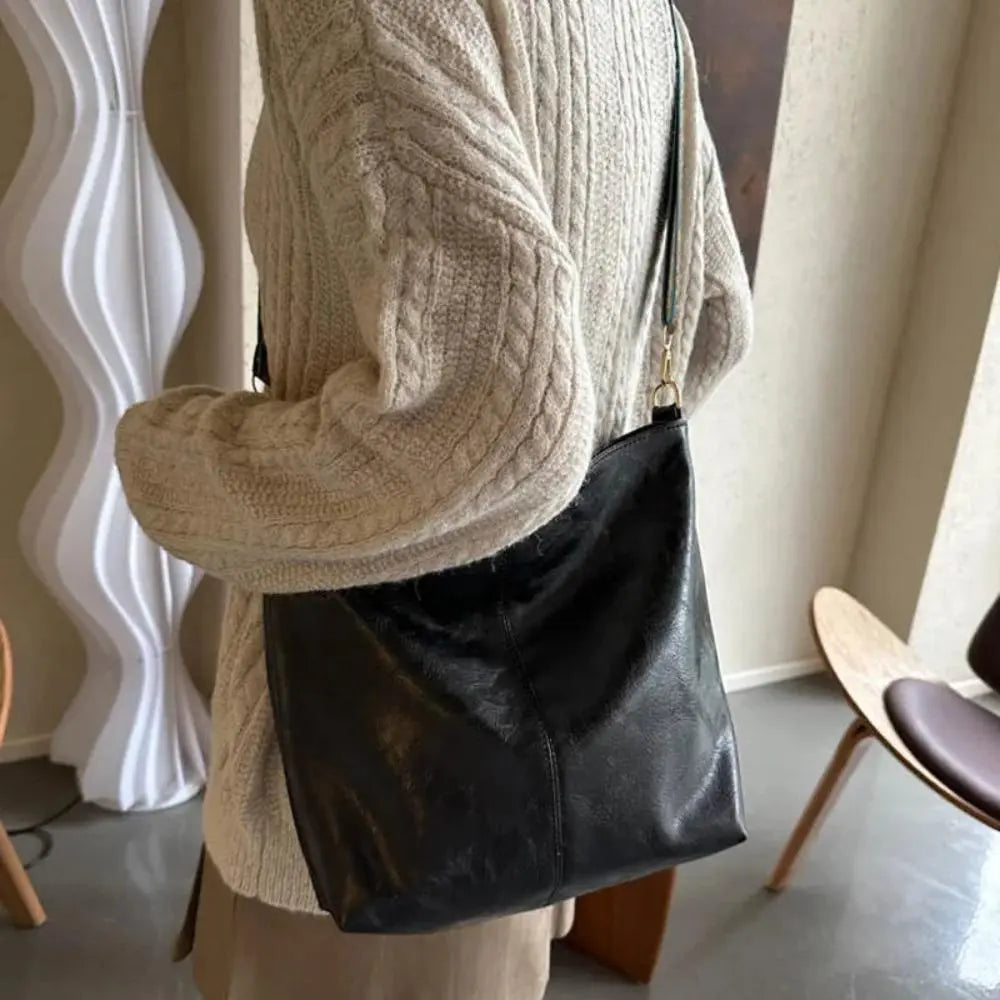 Classic Genuine Leather Shoulder Bag | Greta