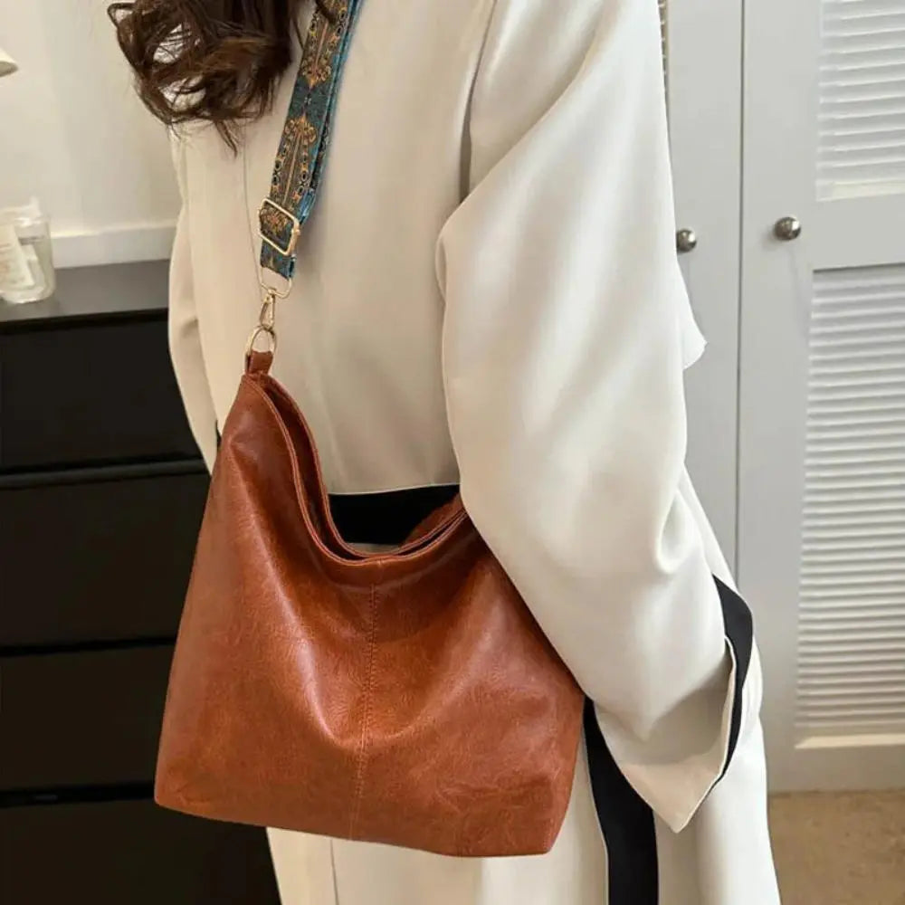 Classic Genuine Leather Shoulder Bag | Greta