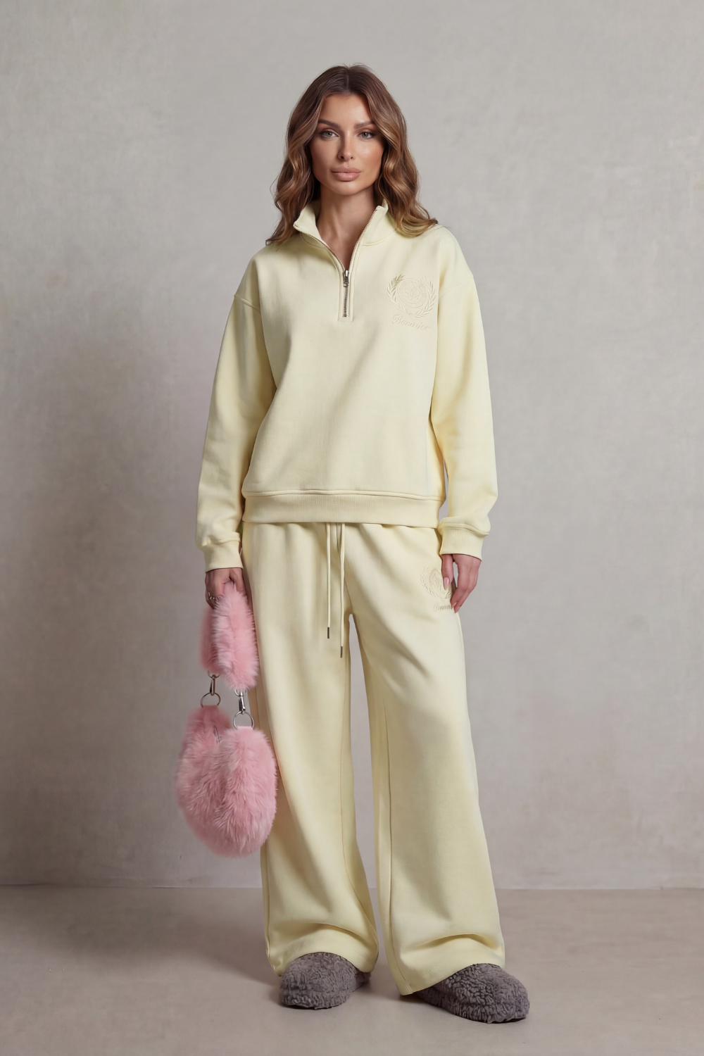 Detail of the half-zip collar and pull on the sweatshirt