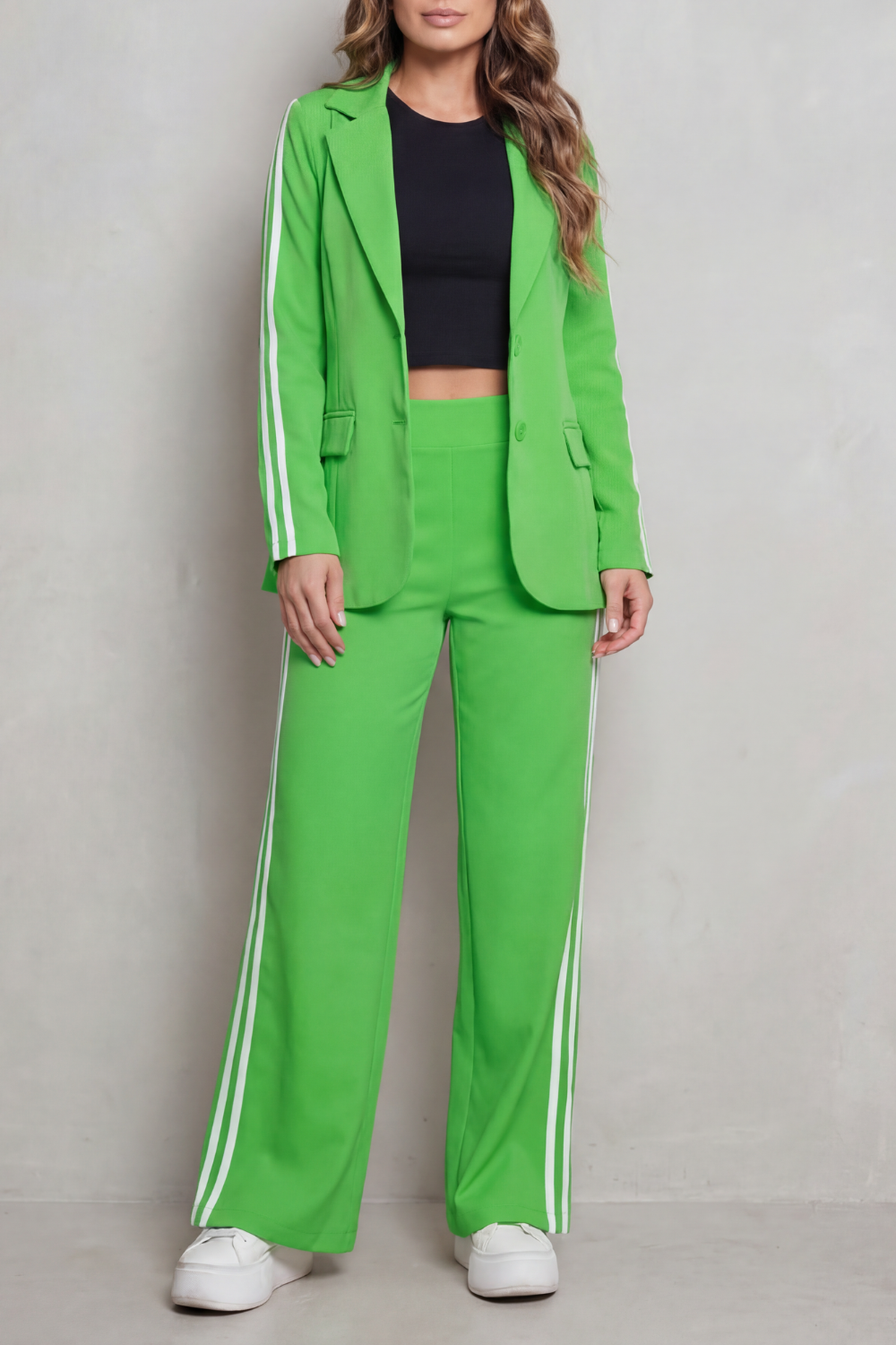 Elasticated waistband detail on the wide-leg pants