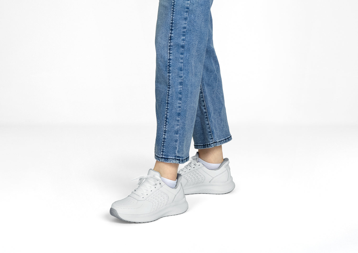 Women's Hands-Free Water-Repellent Comfort Sneakers - Liv