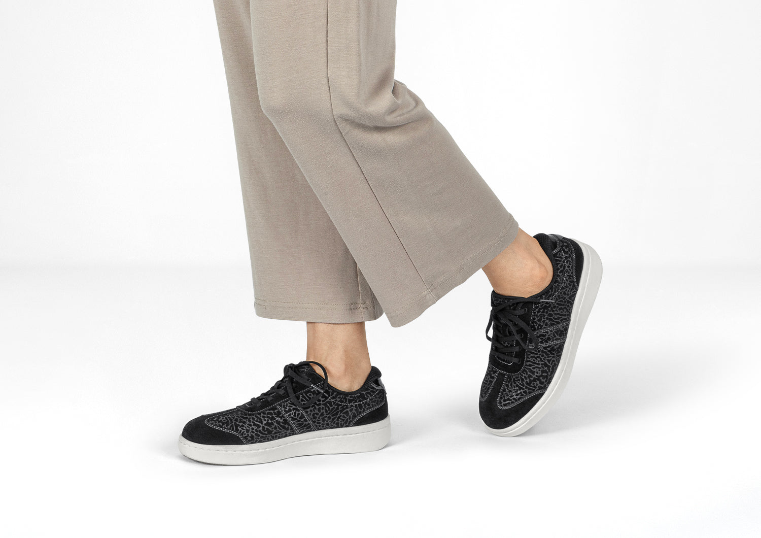 Women's Orthopedic Leather Sneakers with Arch Support - Carla