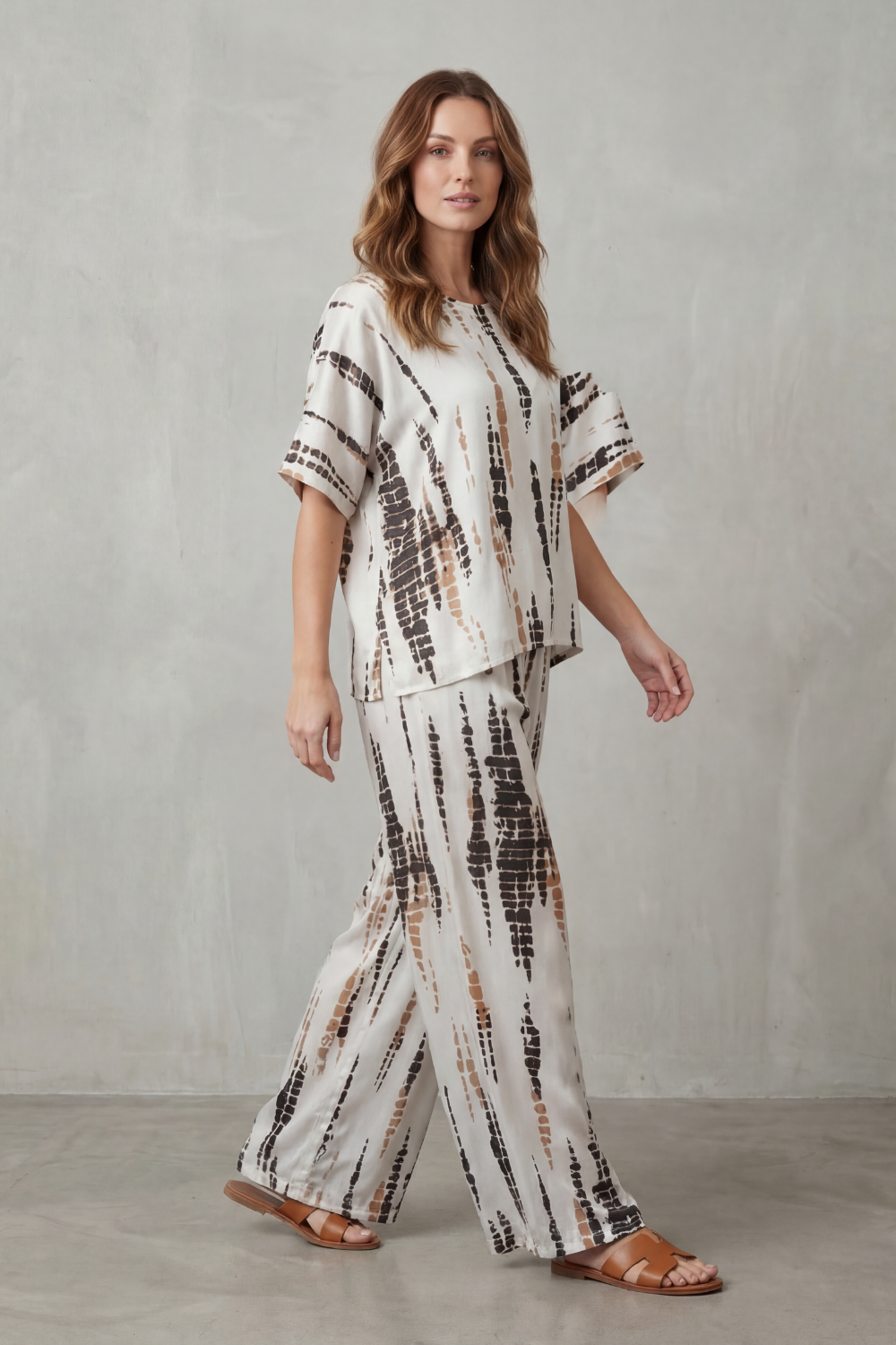 Back view of the abstract print two-piece lounge set
