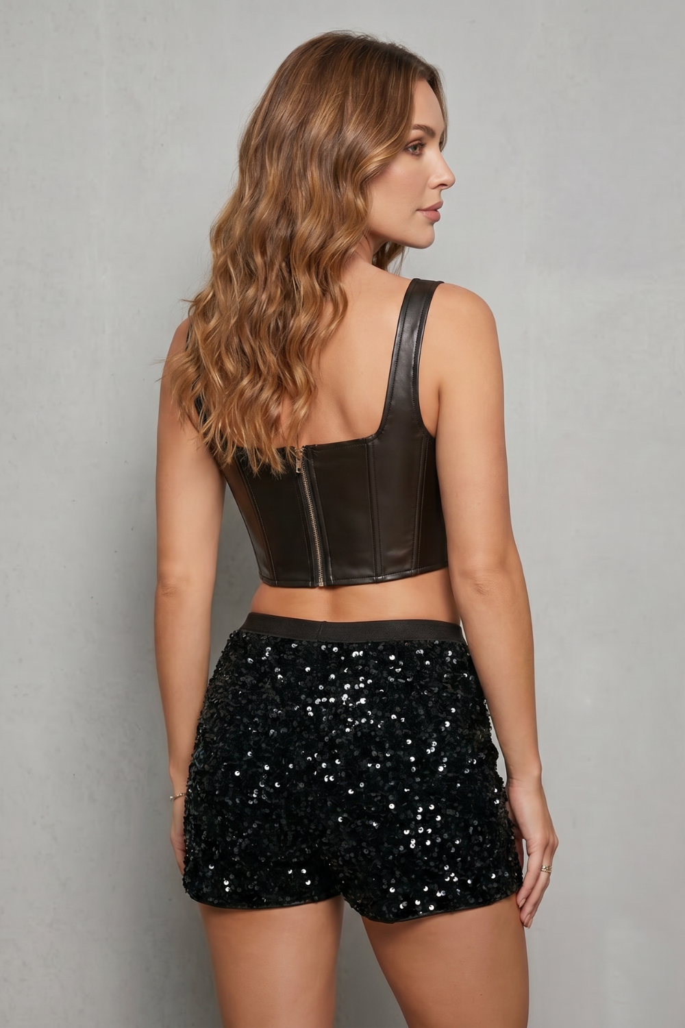 Women's Mid Rise Sequin Party Shorts - Pavélie