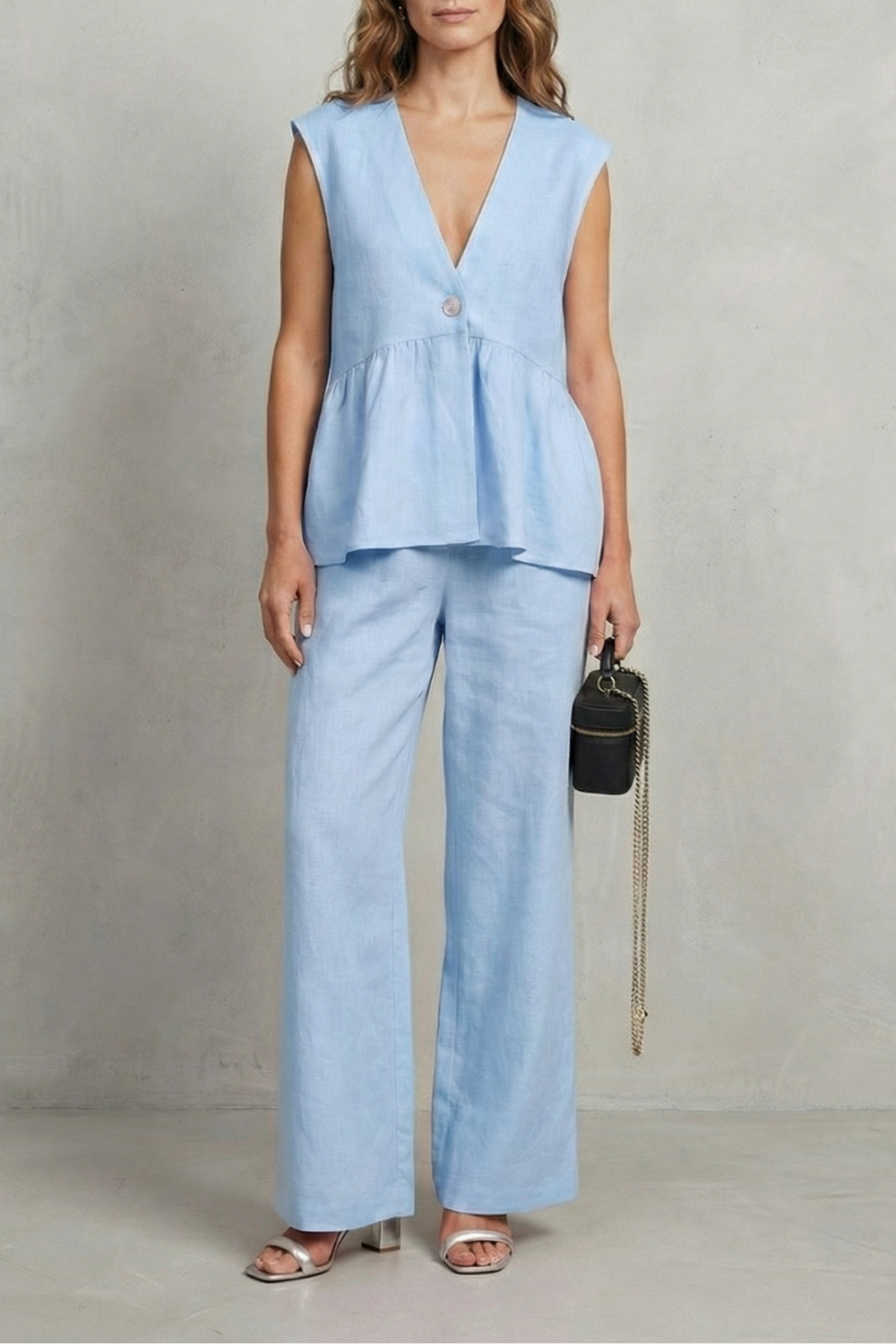 Close-up of the V neckline on the Roselune sleeveless top