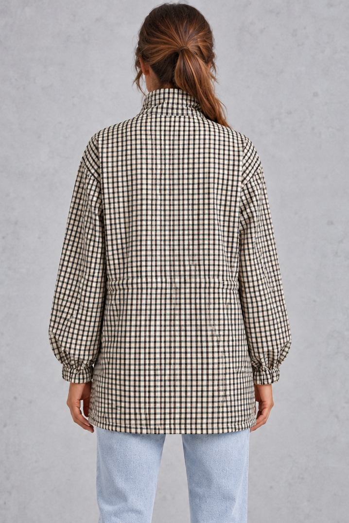 Drawstring waist and front utility pockets detail