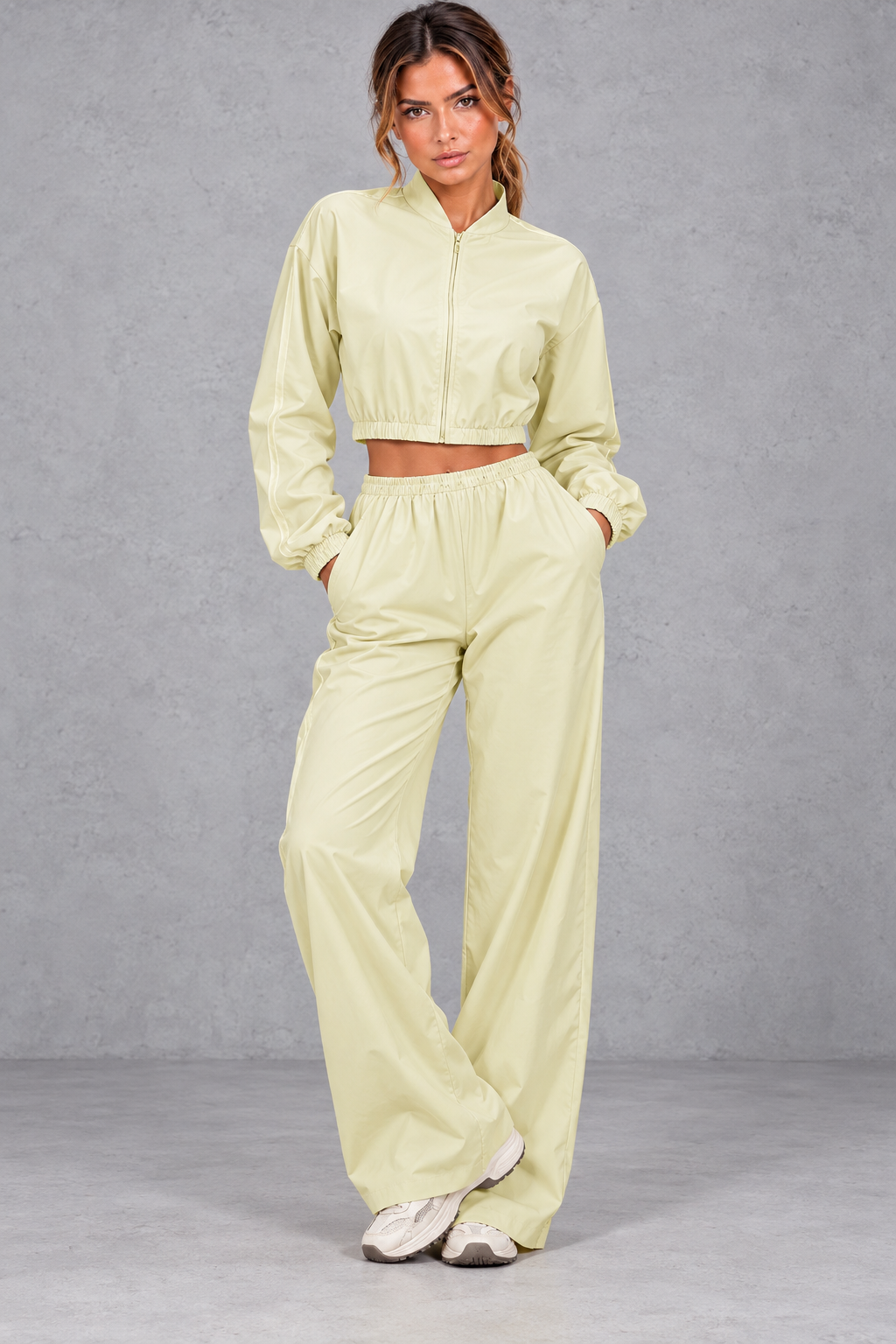 Detail of the elastic cuffs and cropped hem