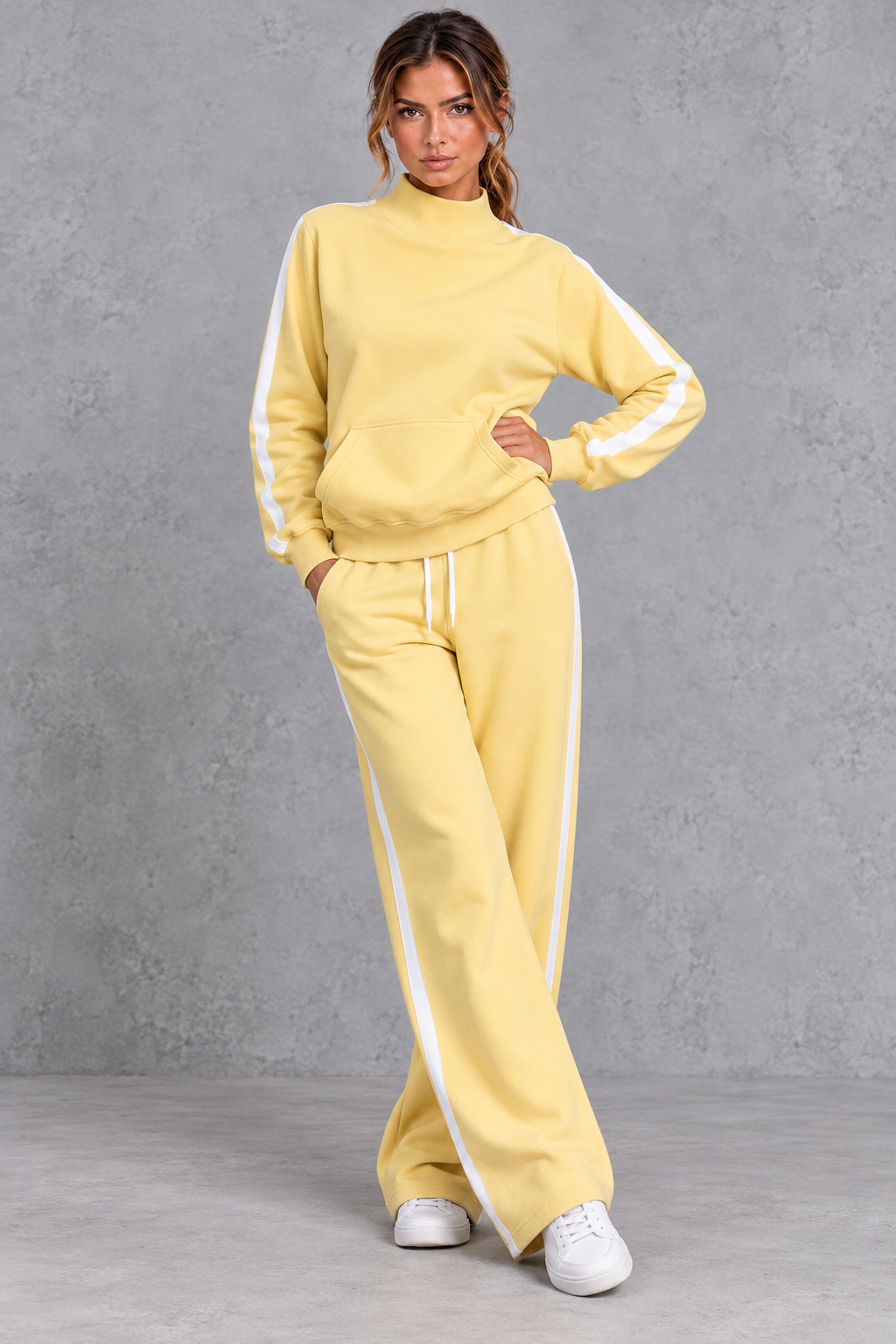 Color range for the women's mock neck tracksuit