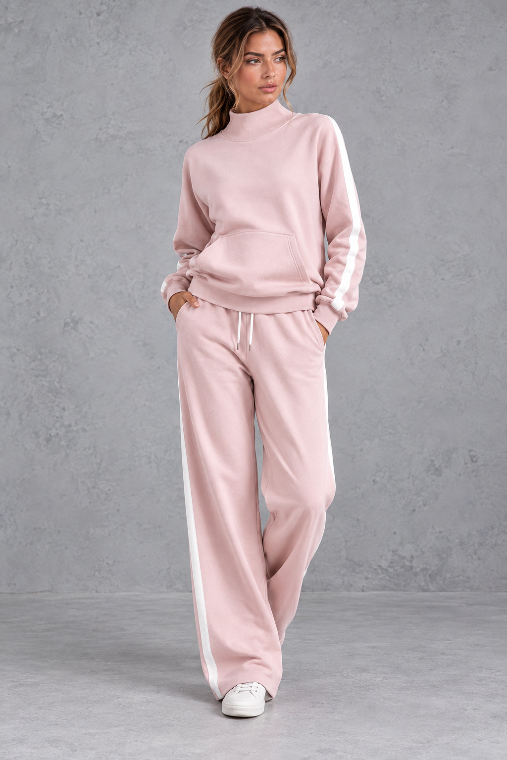 Drawstring waist on the high-waisted wide leg pants