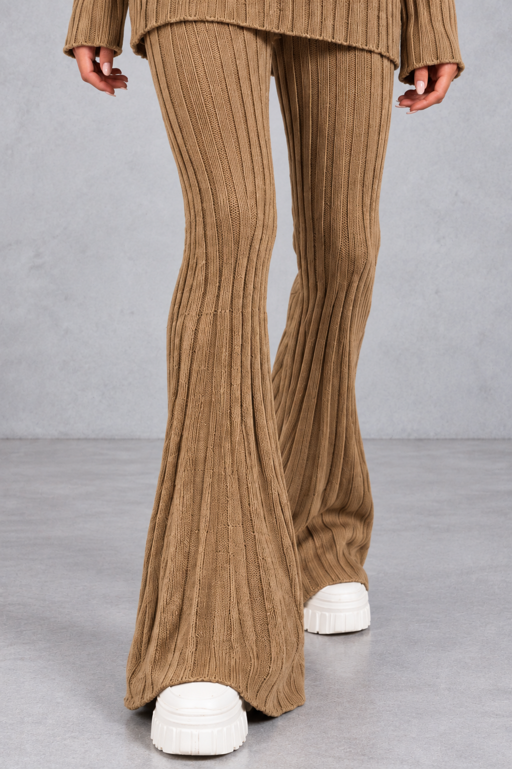 Women's Ribbed Turtleneck & Flared Pants Set – Brown