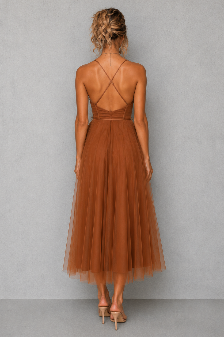 Women’s elegant wedding guest midi dress featuring a sculpted silhouette, regular fit, and clean structured design made from lightweight breathable fabric for special occasions and versatile styling.