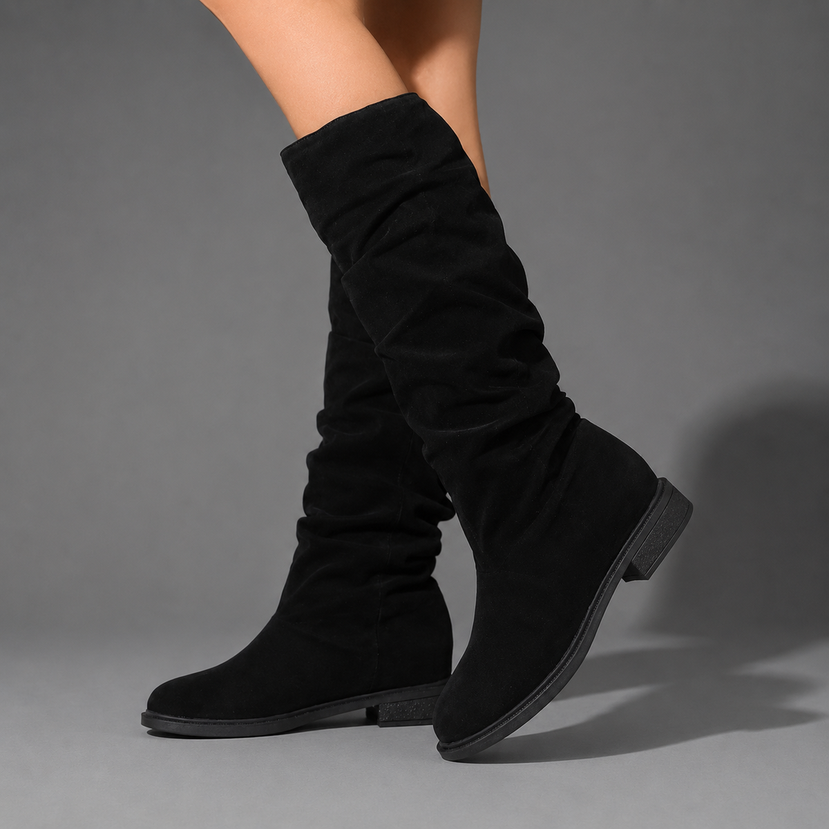 Women’s mid-calf casual winter boots with a durable synthetic upper, soft textile lining, and hard-wearing outsole for everyday wear.