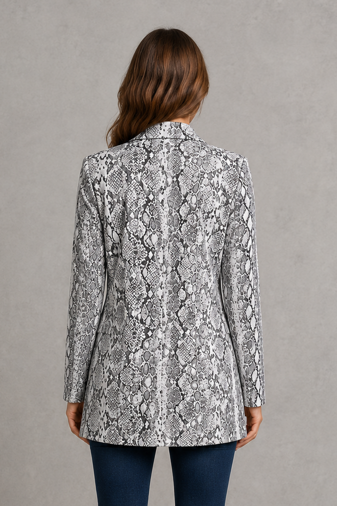 Women’s sport chic tailored blazer with a classic lapel collar, single-breasted front, lightweight lining, and flattering structured silhouette.
