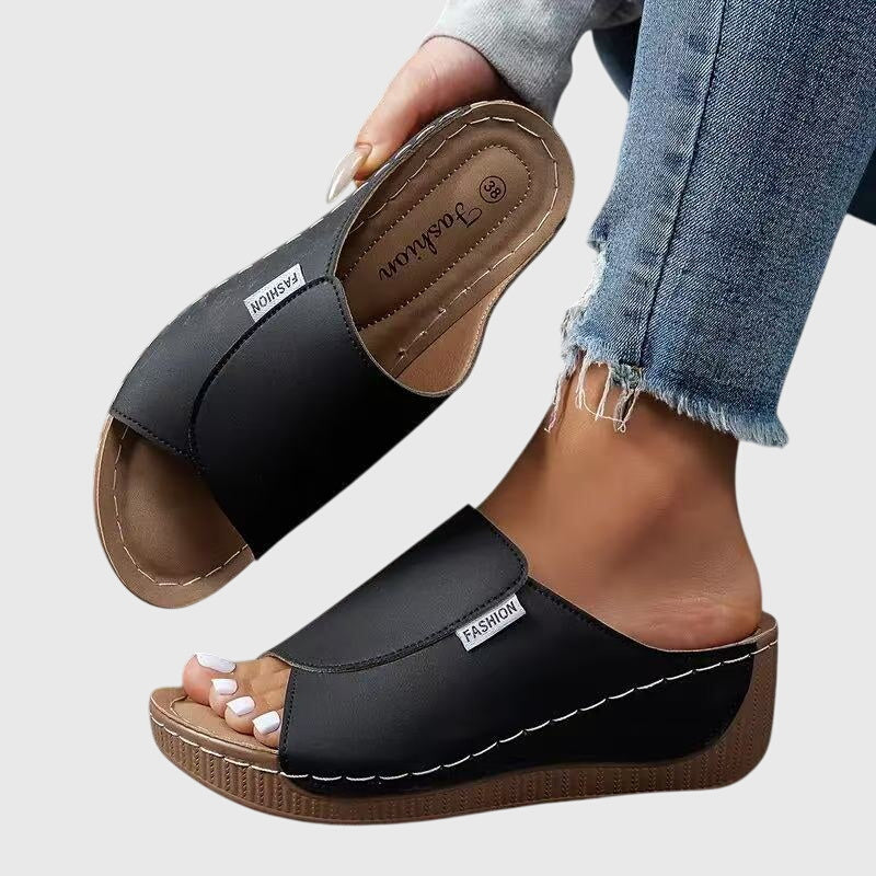 Women’s arch support sandals with cushioned footbed and straps
