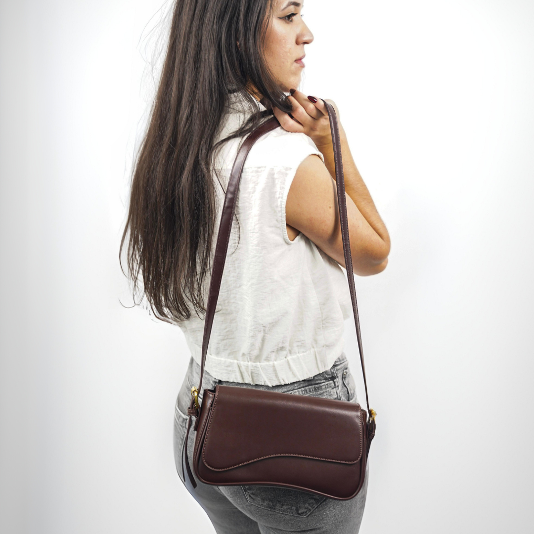 Women's Elegant Leather Shoulder Bag with Adjustable Strap | Chloe