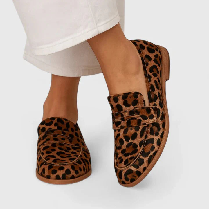 Women’s elegant slip-on loafers with cushioned insole and lightweight design.