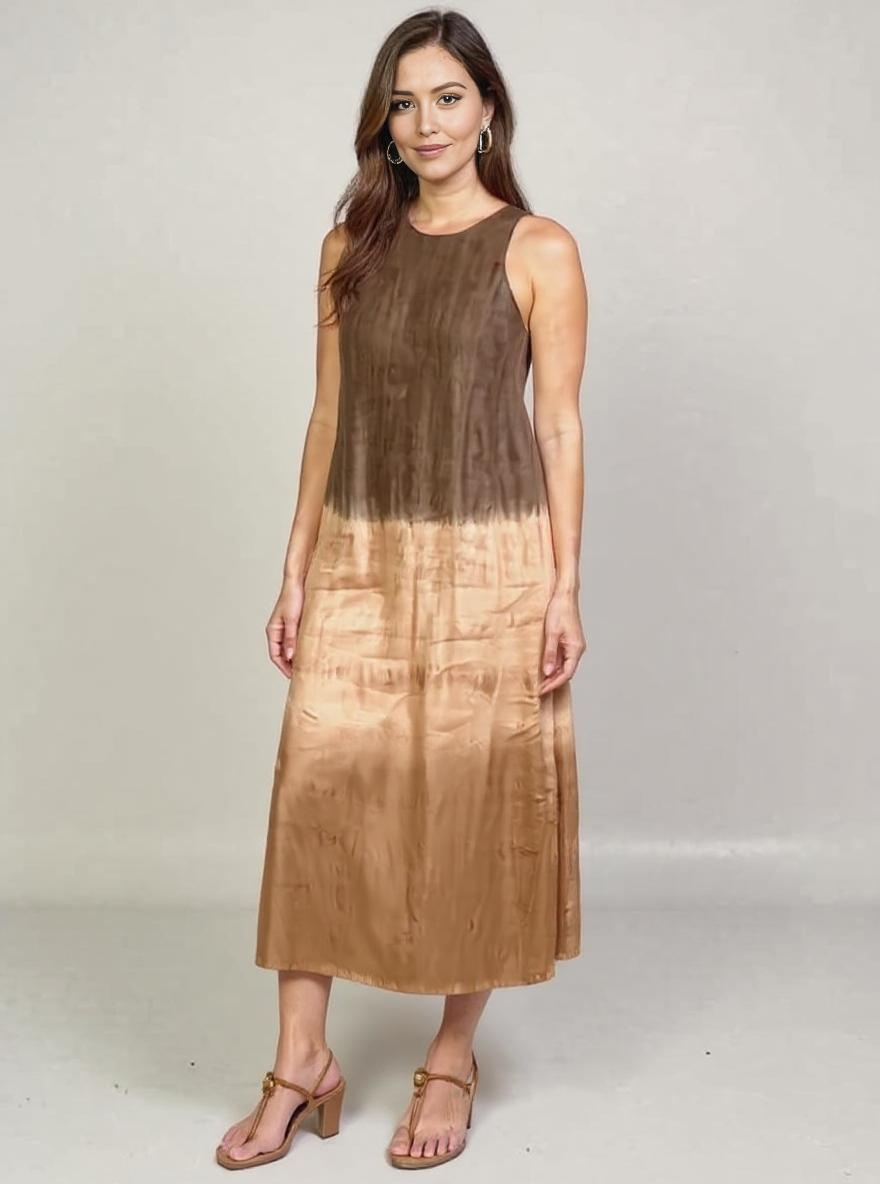Women’s printed maxi dress with relaxed fit and flowing silhouette.