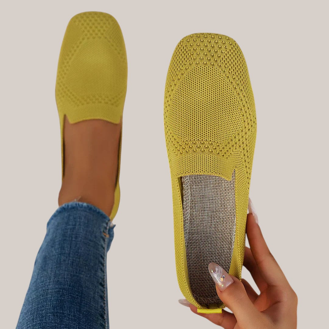 Women’s ergonomic casual shoes with cushioned sole, arch support, slip-resistant outsole, and breathable mesh for all-day comfort.