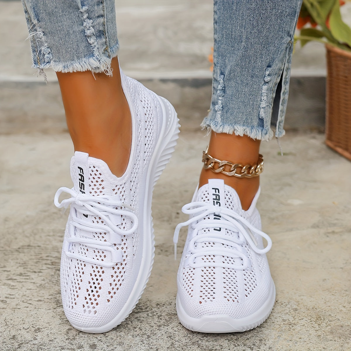 Women’s orthopedic walking sneakers with arch support and cushioned sole.
