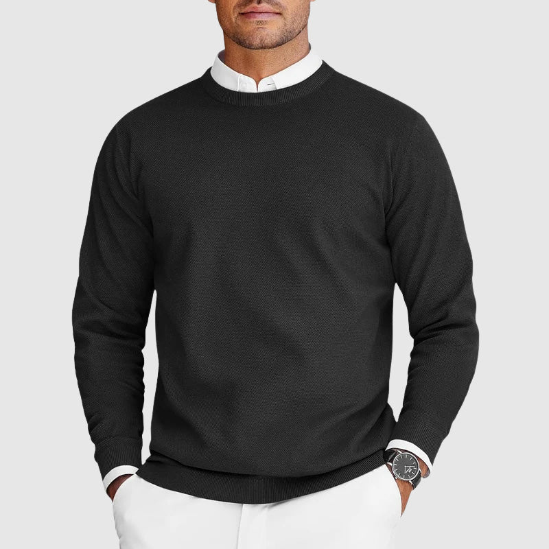 Men’s crew neck sweater in solid color, soft lightweight knit