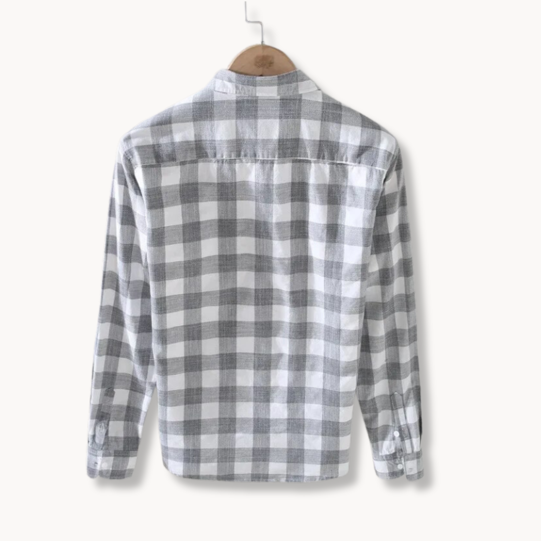 Men’s long sleeve gingham check button-up shirt with chest pocket and point collar for casual wear