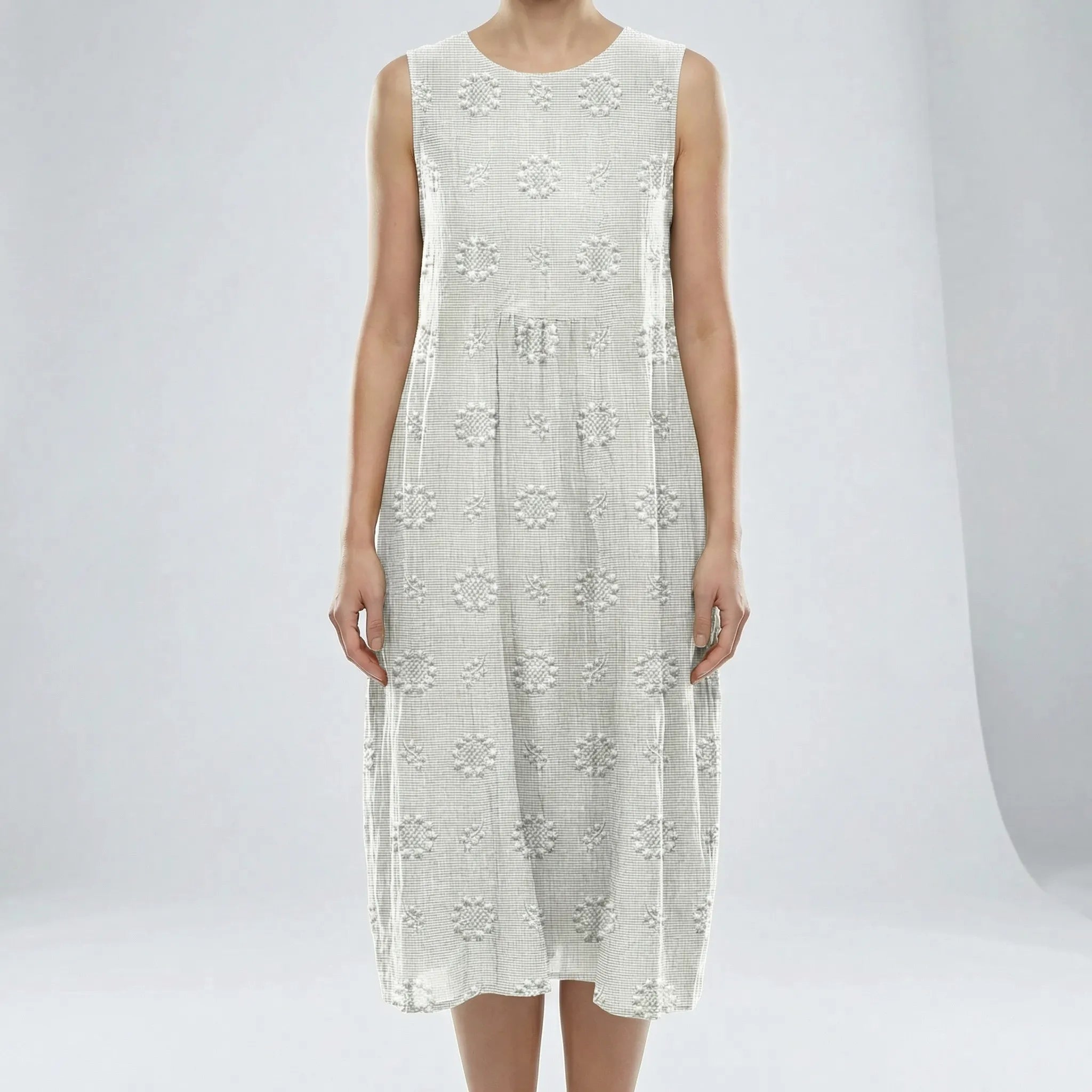 Women’s casual sleeveless midi summer dress with gathered waist and side pockets