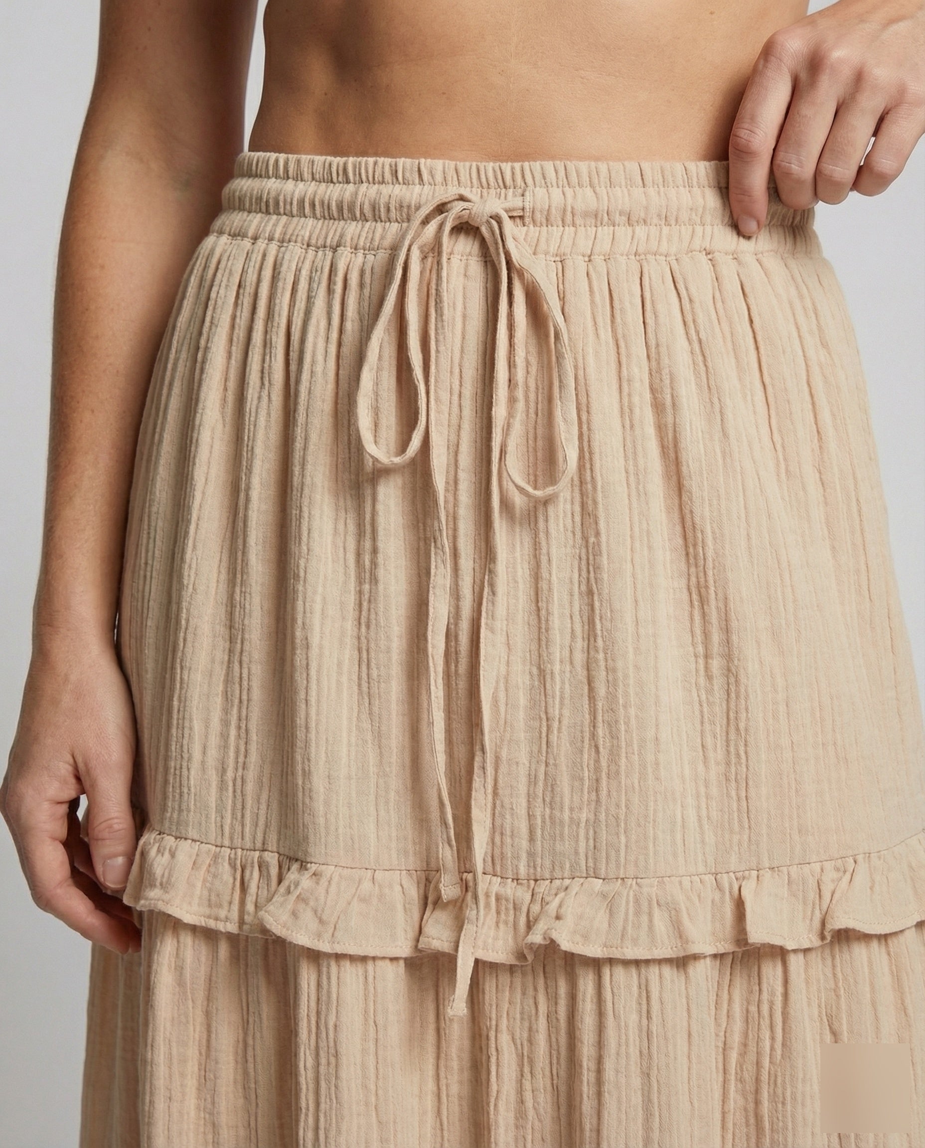 Women’s crinkle tiered maxi skirt with elastic waistband and drawstring