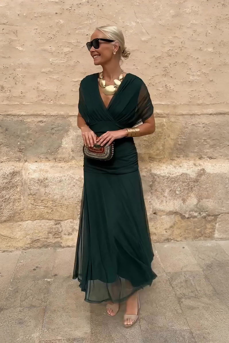 Women's gradient pleated maxi dress with V-neck and flowy silhouette