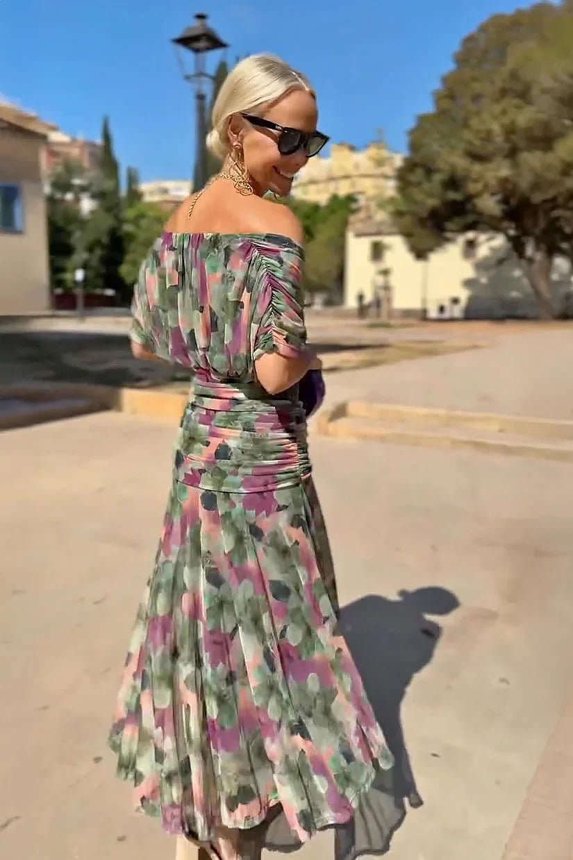 Women's gradient pleated maxi dress with V-neck and flowy silhouette