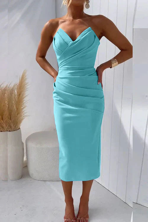 Women’s sleeveless slit party dress with fitted silhouette in polyester
