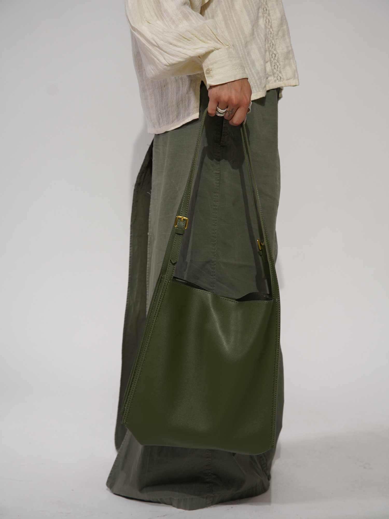 Everyday Elegance Shoulder Bag | Gwyneira
