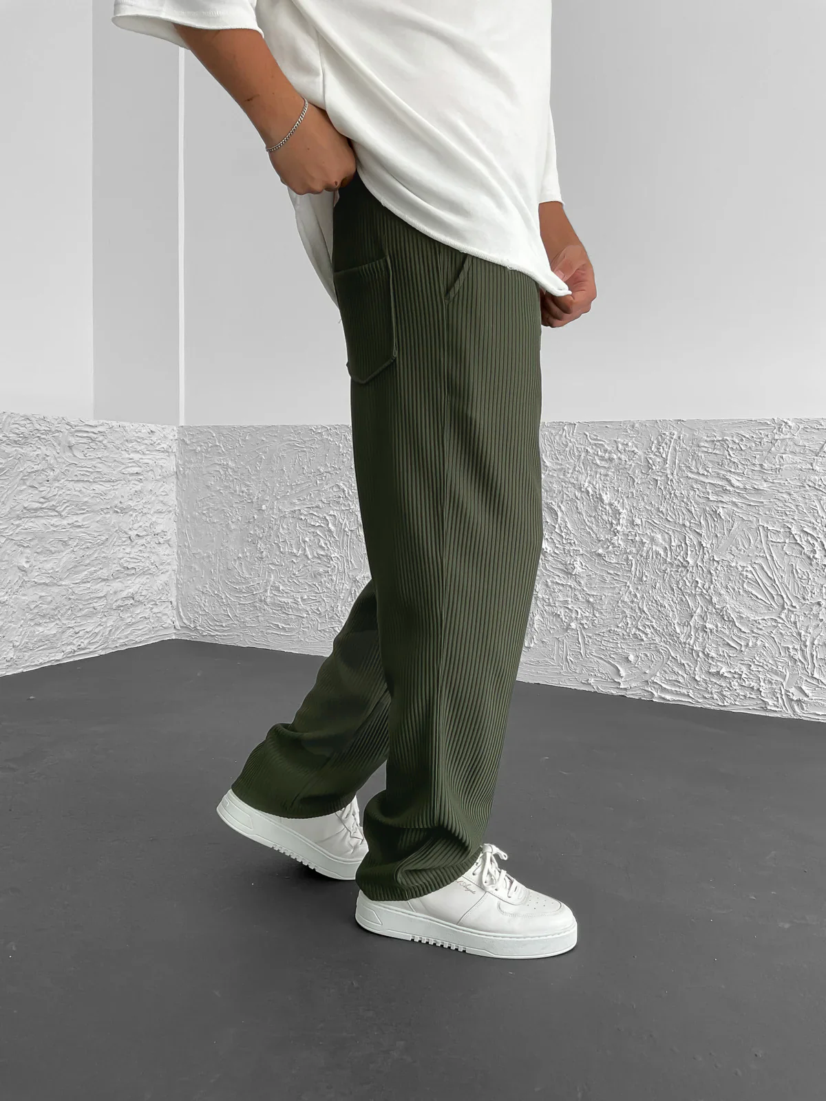 Nero - Ribbed Relaxed Fit Trousers