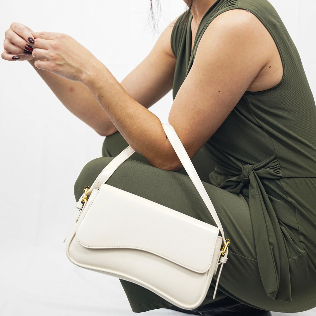 Women's Elegant Leather Shoulder Bag with Adjustable Strap | Chloe