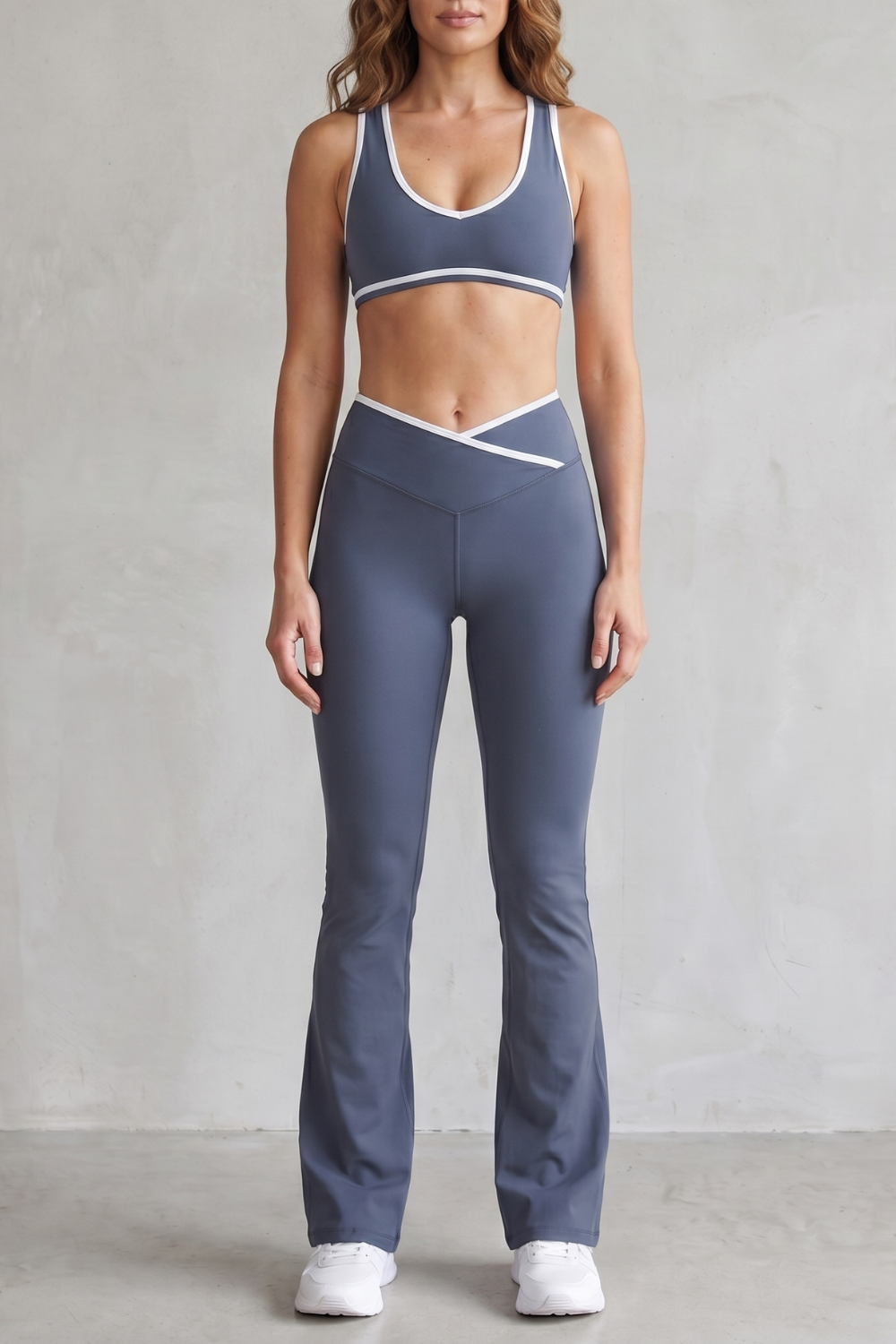 Detail of the V-waist seam that sculpts the leggings silhouette