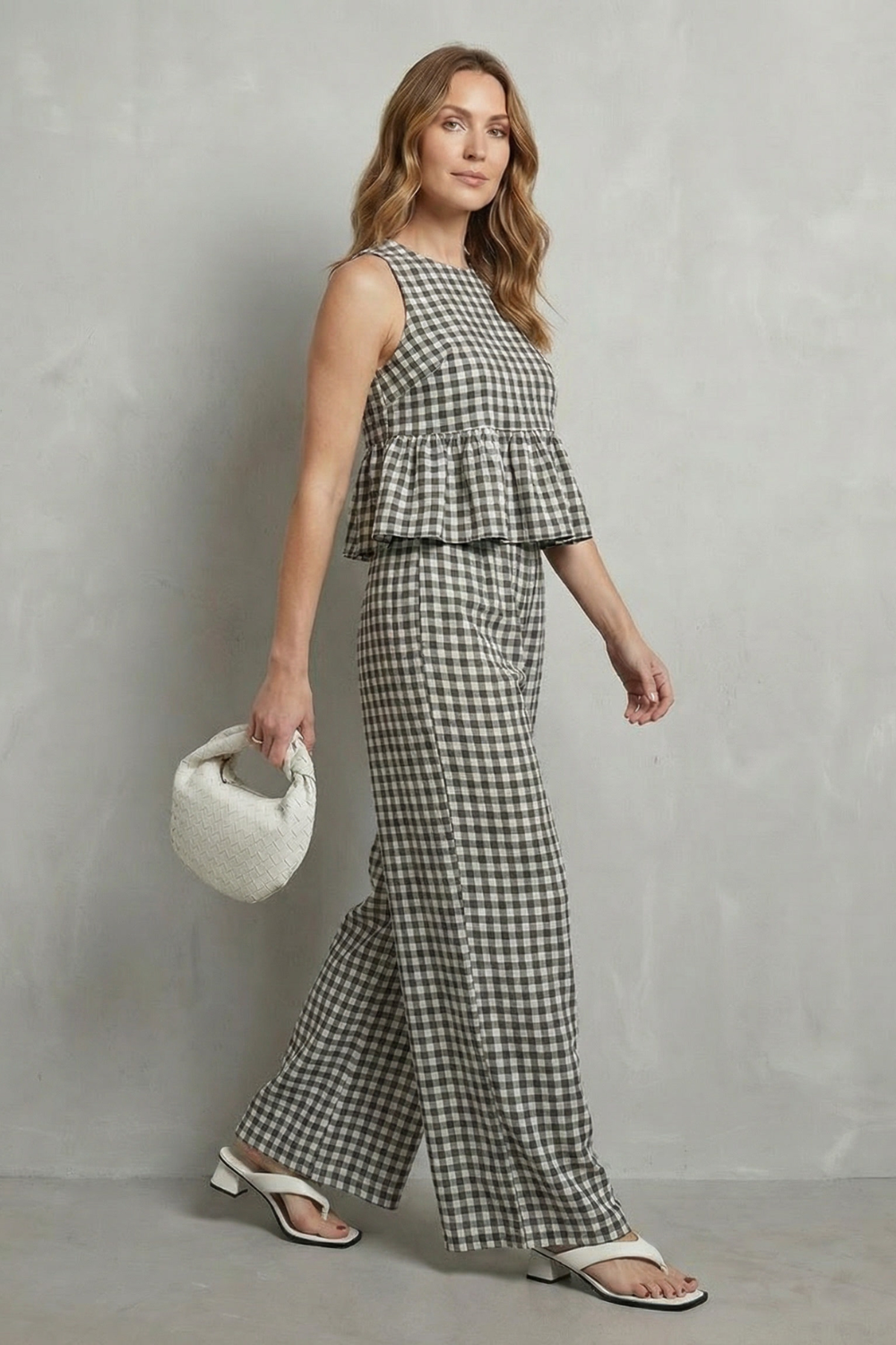 Back view of the sleeveless gingham two-piece pants set