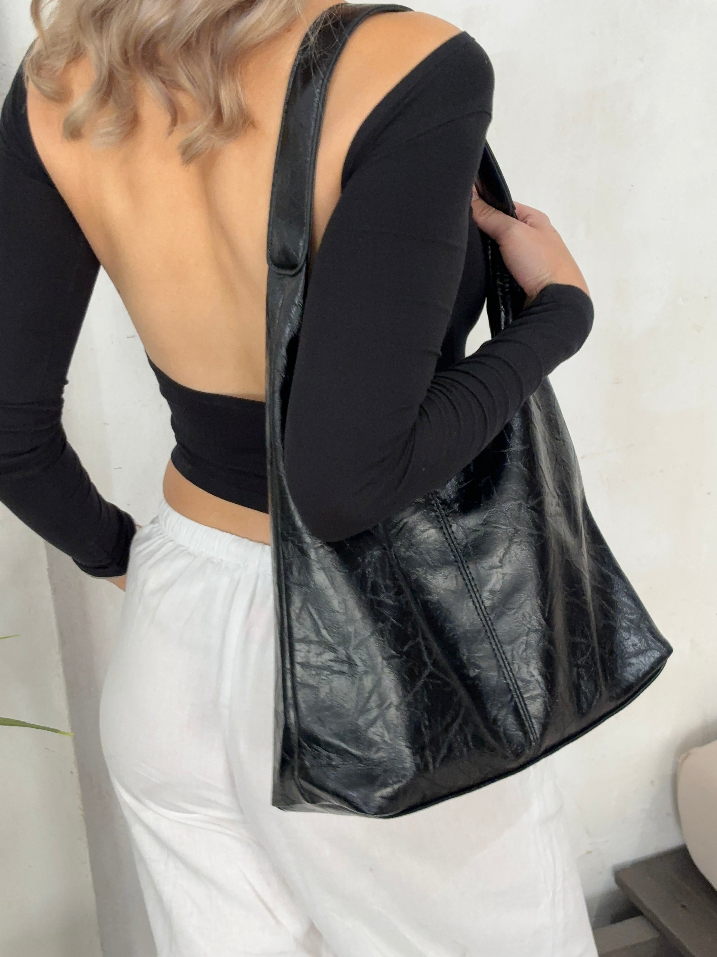 Vintage-Inspired Distressed Leather Tote | Aurelia