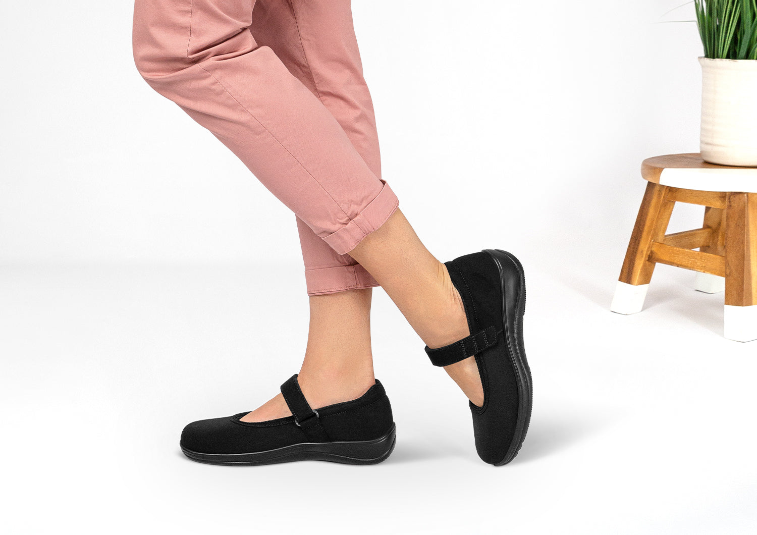 Women's Classic Black Mary Jane Comfort Flats - Springfield