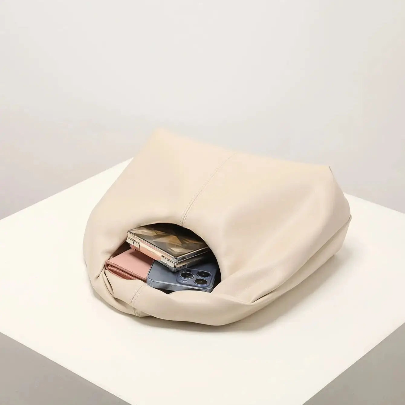 Elegant Square Handbag | Saskia