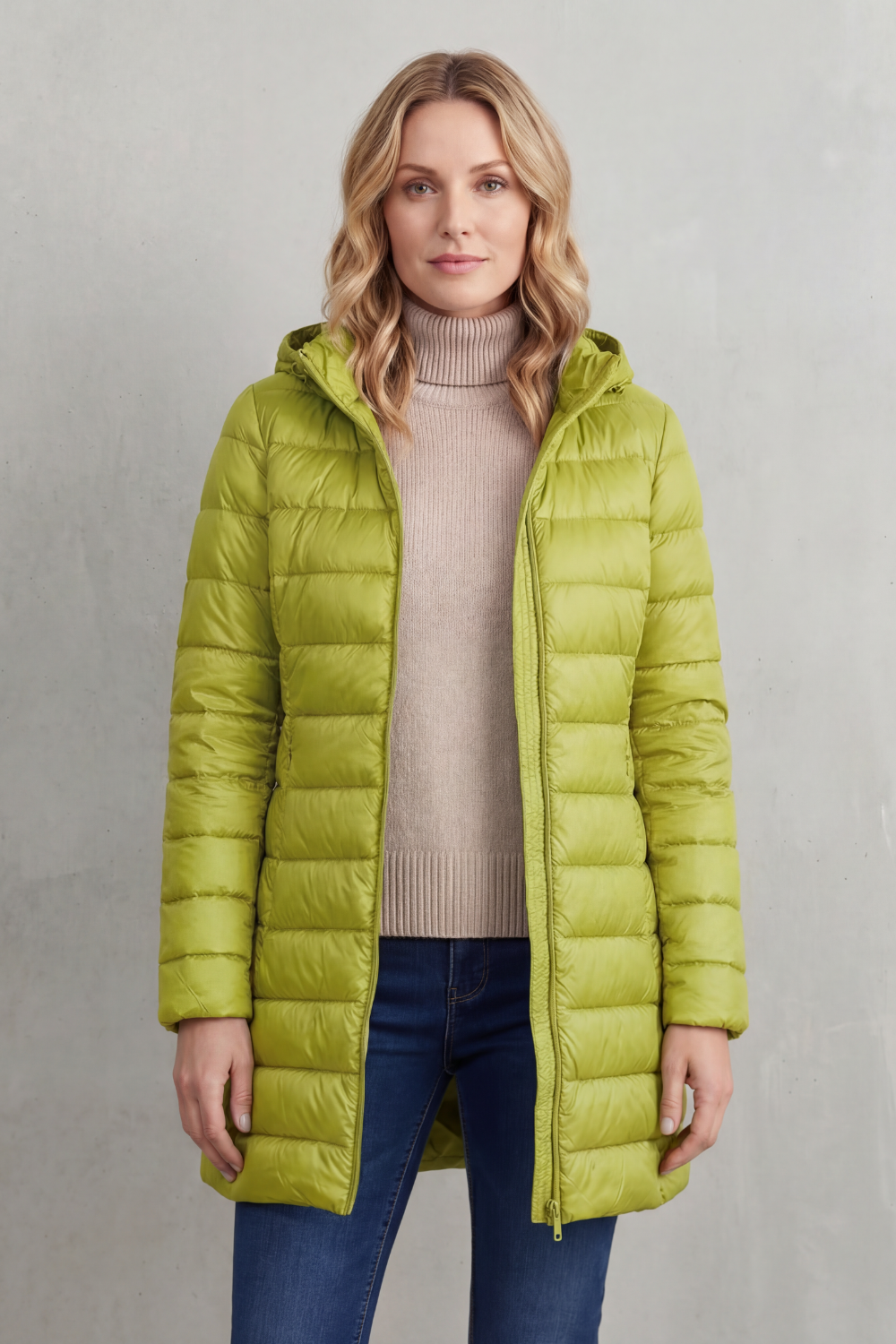 Women's Ultra-Lightweight Hooded Down Jacket for Cozy Warmth - Serelune