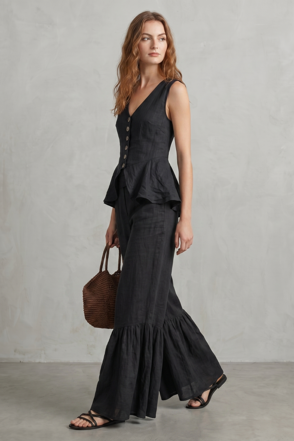 Back view of the sleeveless resort two-piece pants set