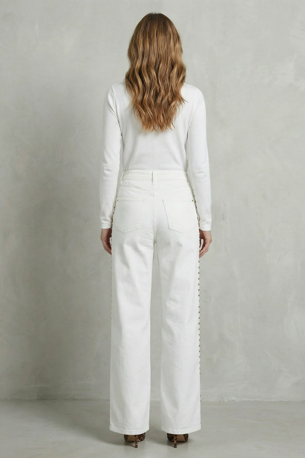 Women's High Rise Straight Leg Jeans in White - Porcelline