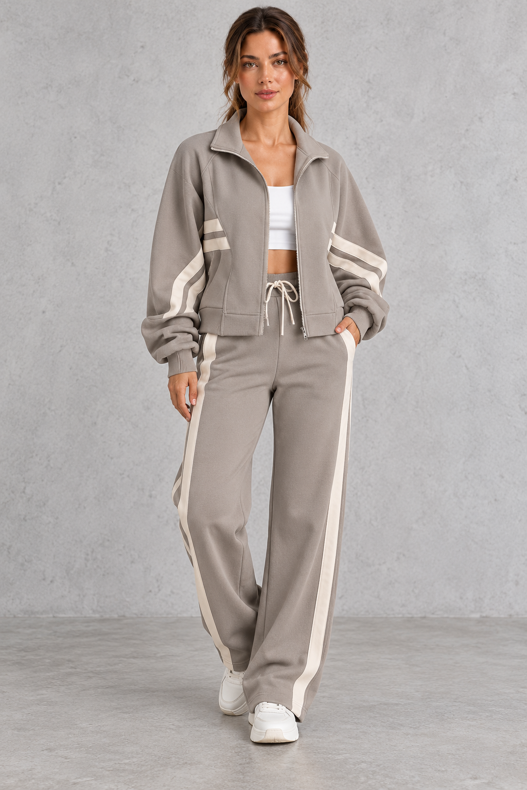 Drawstring waist and side pocket on the wide leg joggers