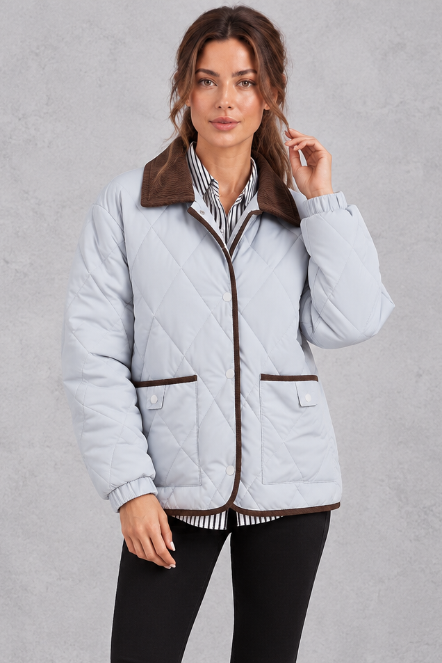 Women's heritage-style quilted jacket in a casual weekend look