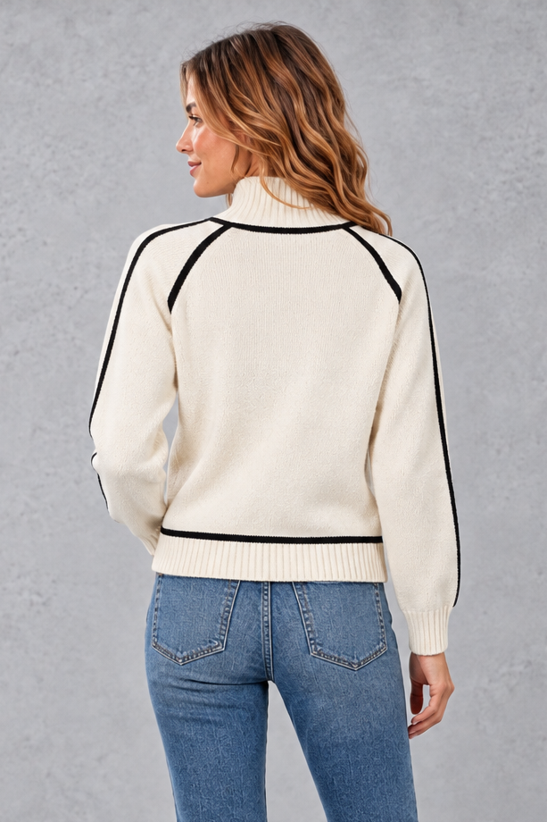 Women's Relaxed-Fit Turtleneck Sweater – Cream