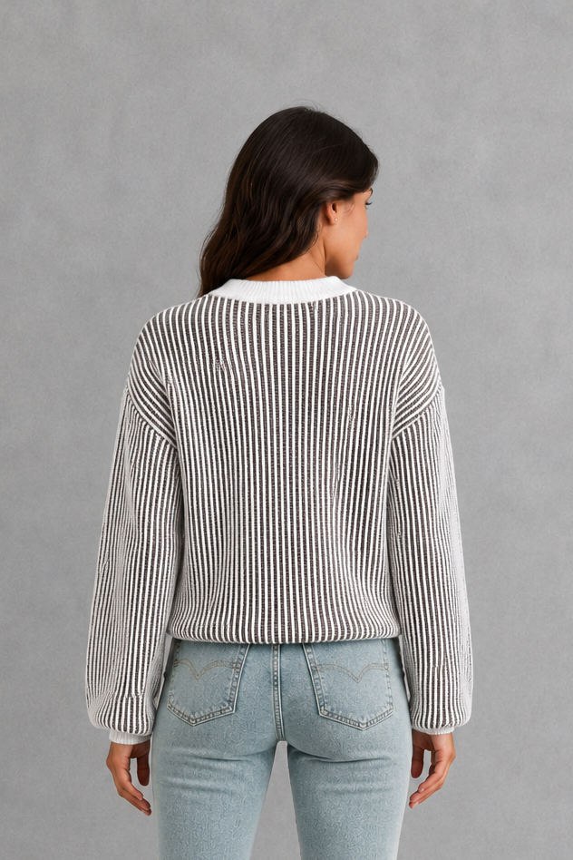 Women’s gray striped crew neck sweater with long sleeves, relaxed dropped shoulders and a cozy thick-knit silhouette for everyday wear.