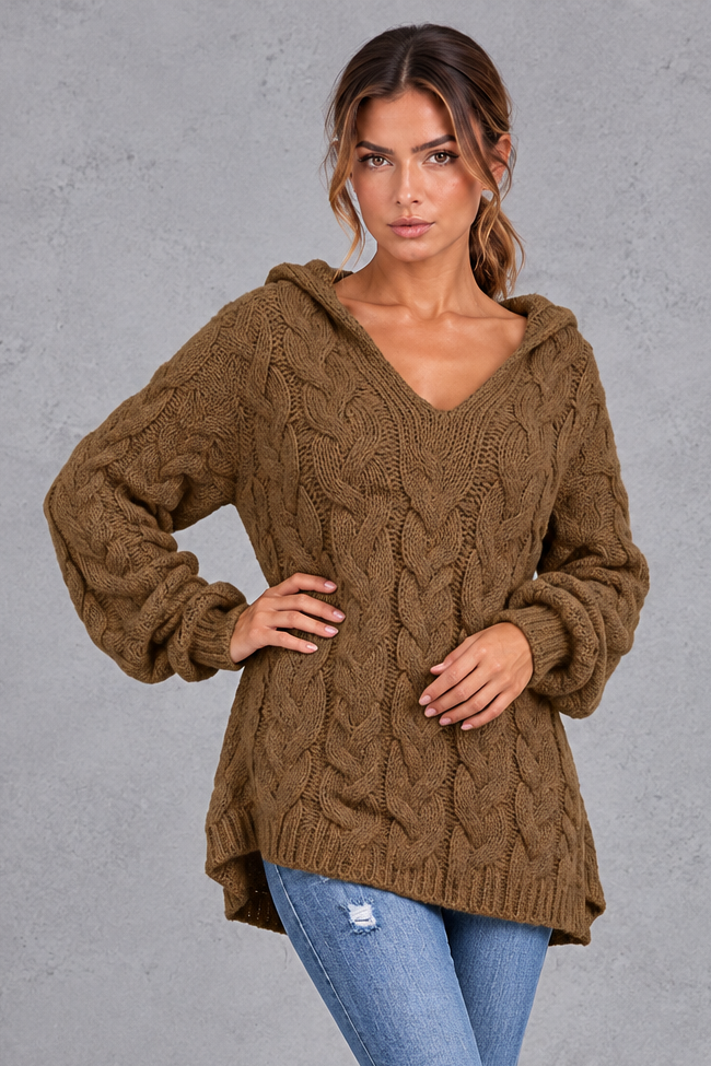 Cable knit hooded sweater in gray