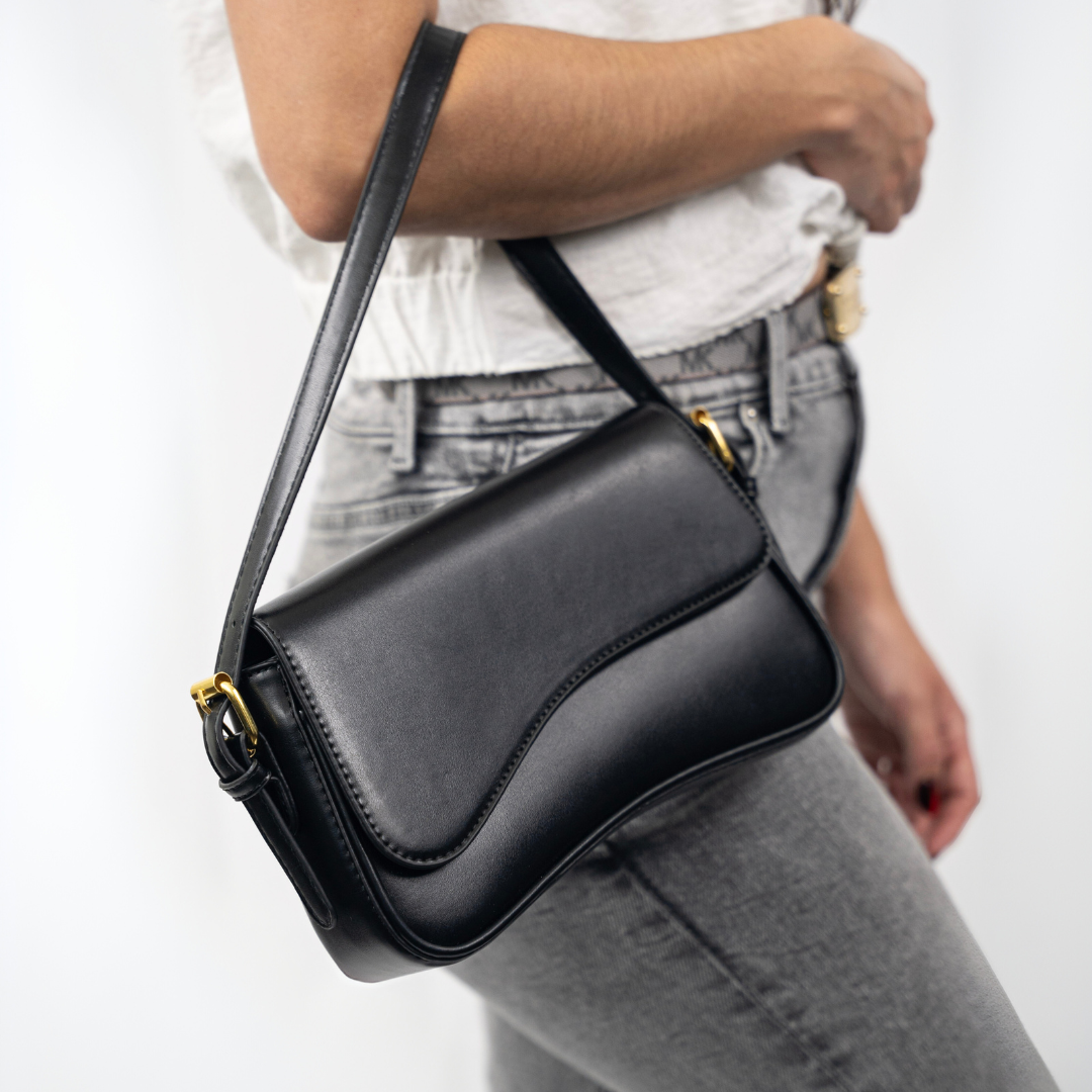 Women's Elegant Leather Shoulder Bag with Adjustable Strap | Chloe