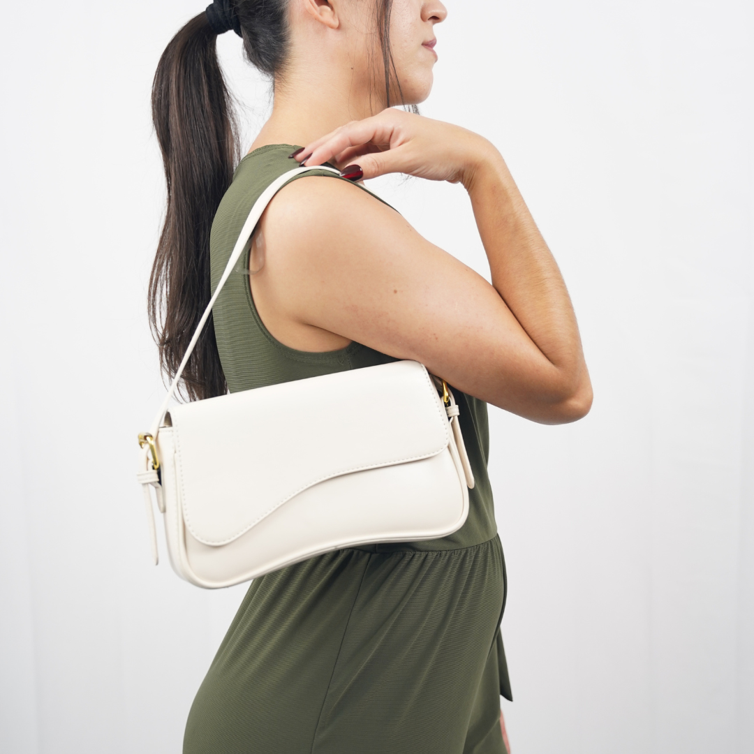 Women's Elegant Leather Shoulder Bag with Adjustable Strap | Chloe